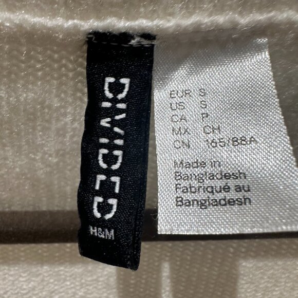 H&M V-Neck White Sweater - Picture 2 of 2